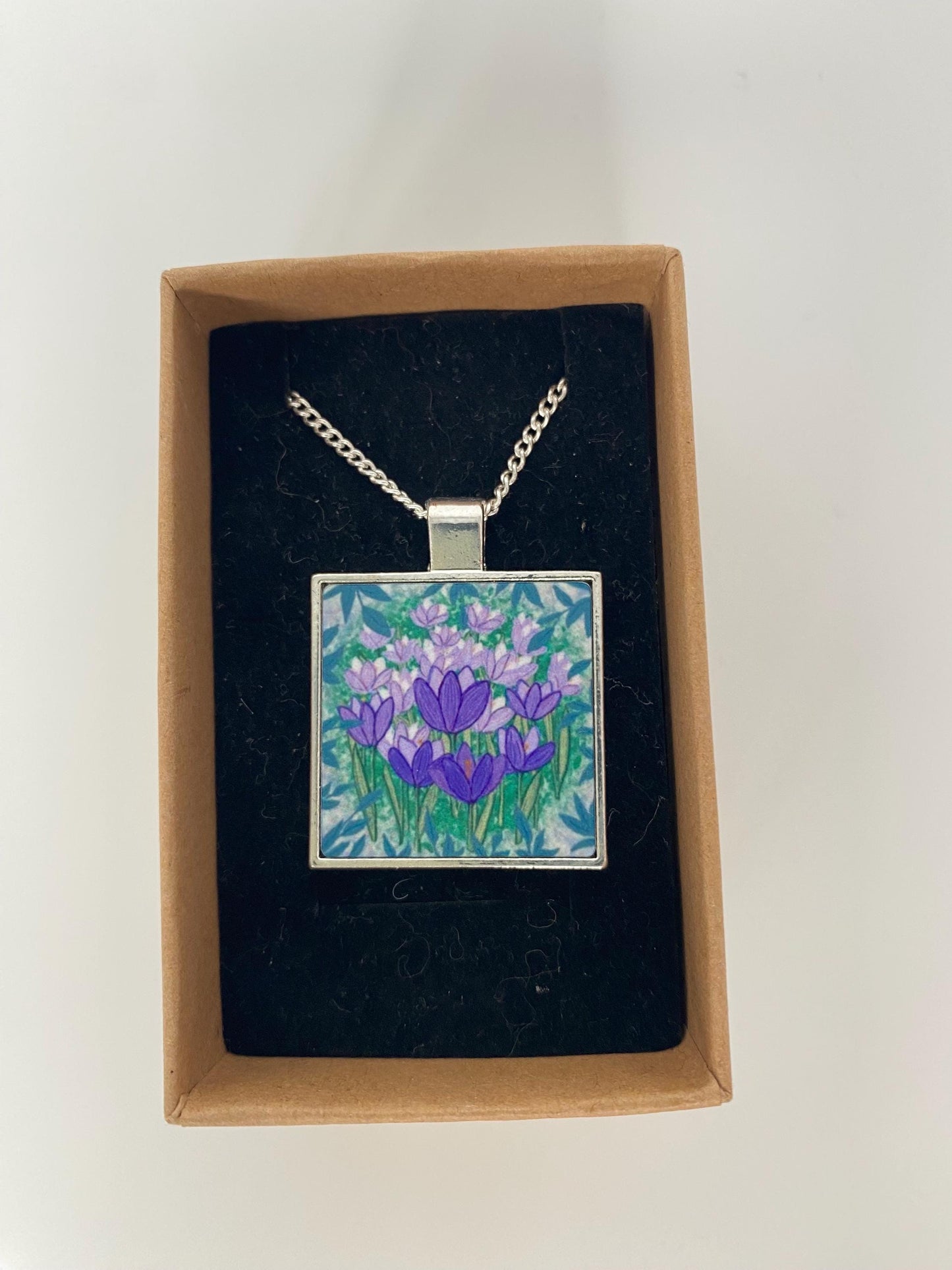 Crocus flower card and necklace gift set